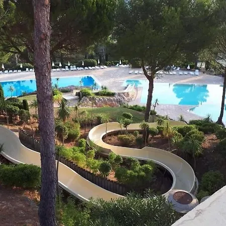 Ground Floor With Sea View And Pools In Cap Esterel 公寓