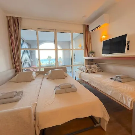 Appartamento Ground Floor With Sea View And Pools In Cap Esterel *