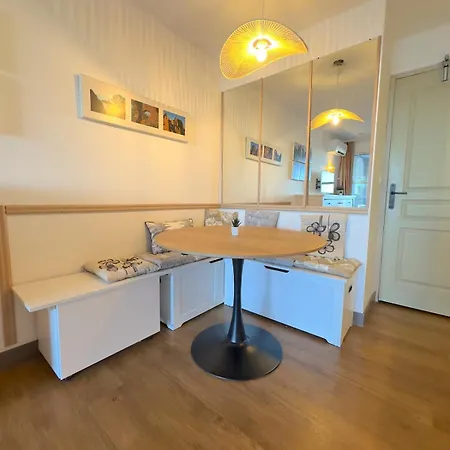 公寓 Ground Floor With Sea View And Pools In Cap Esterel