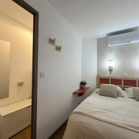 Ground Floor With Sea View And Pools In Cap Esterel 公寓 *
